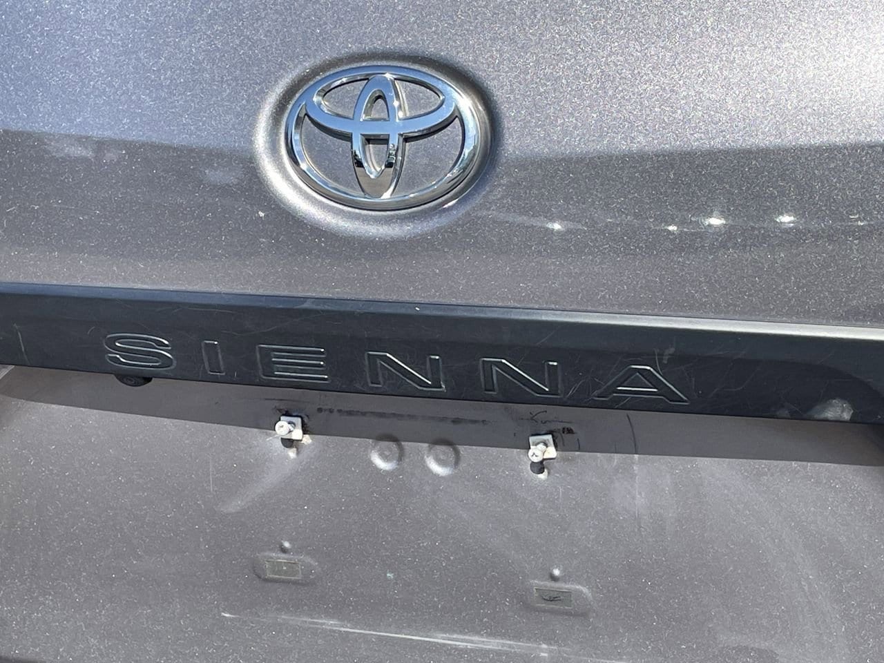 Thumbnail: 2017 Toyota Sienna - 36