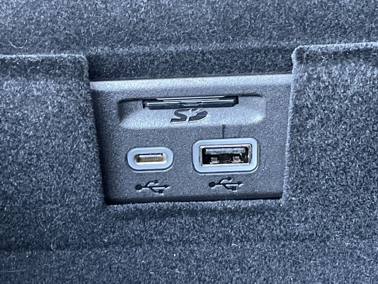 Thumbnail: 2022 Cadillac XT6 - 28