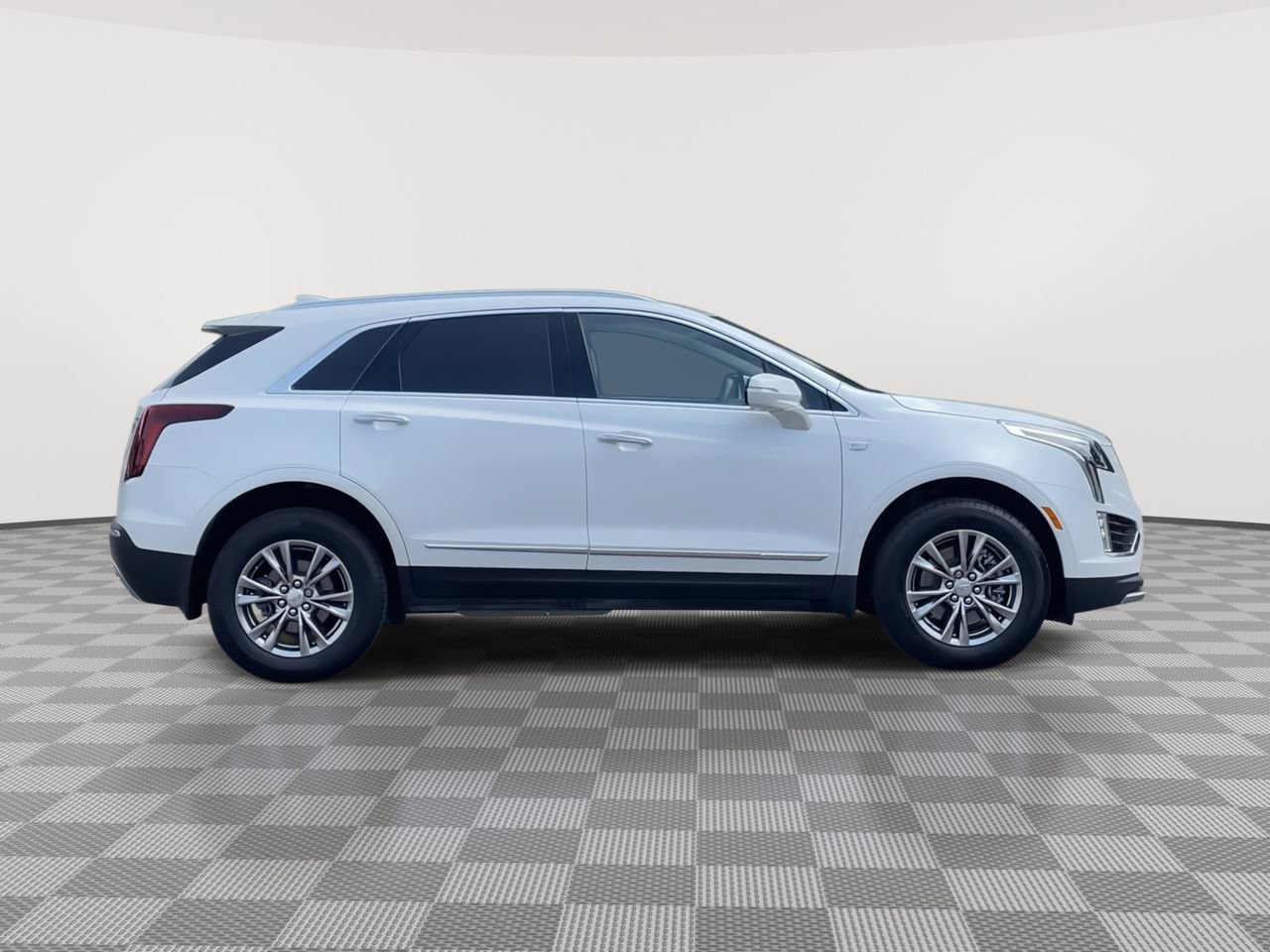 Thumbnail: 2023 Cadillac XT5 - 9