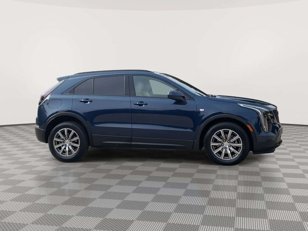 Thumbnail: 2019 Cadillac XT4 - 9