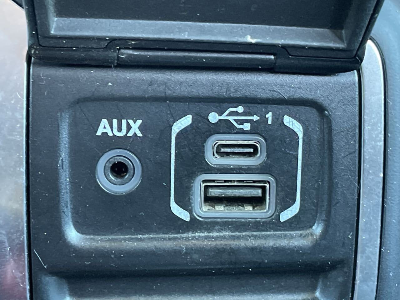 Thumbnail: 2019 Jeep Wrangler - 25