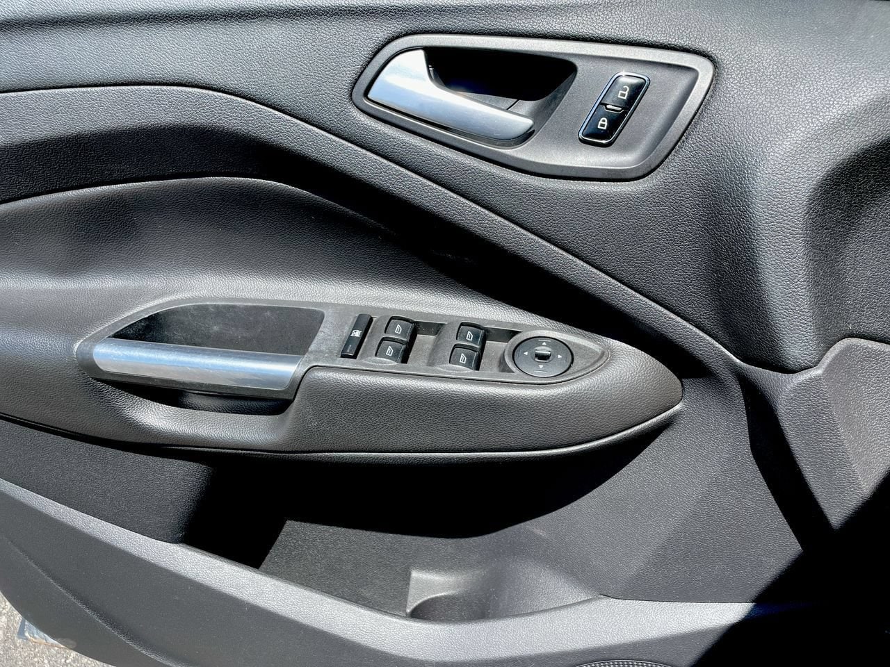 Thumbnail: 2013 Ford Escape - 28