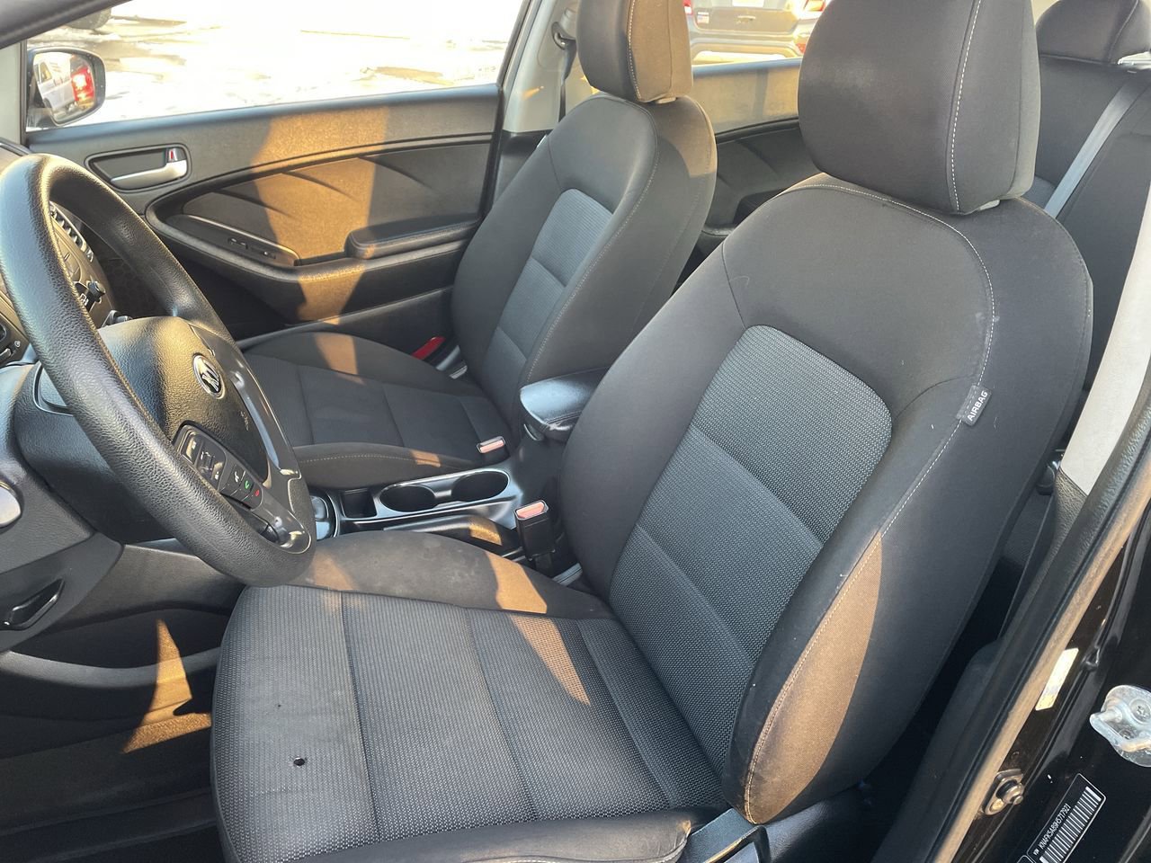 Thumbnail: 2017 Kia Forte - 12