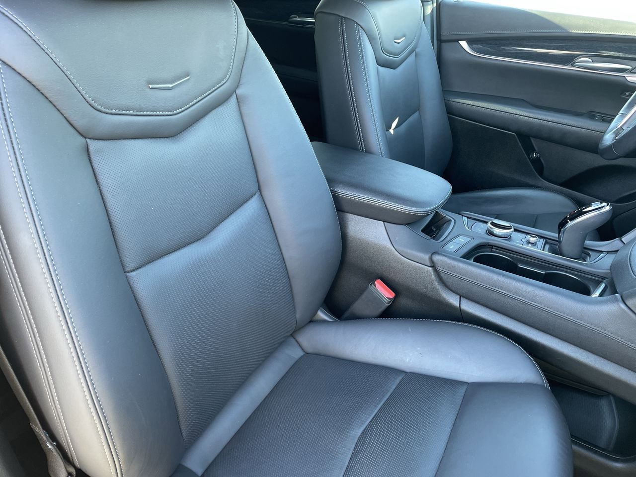 Thumbnail: 2023 Cadillac XT5 - 14