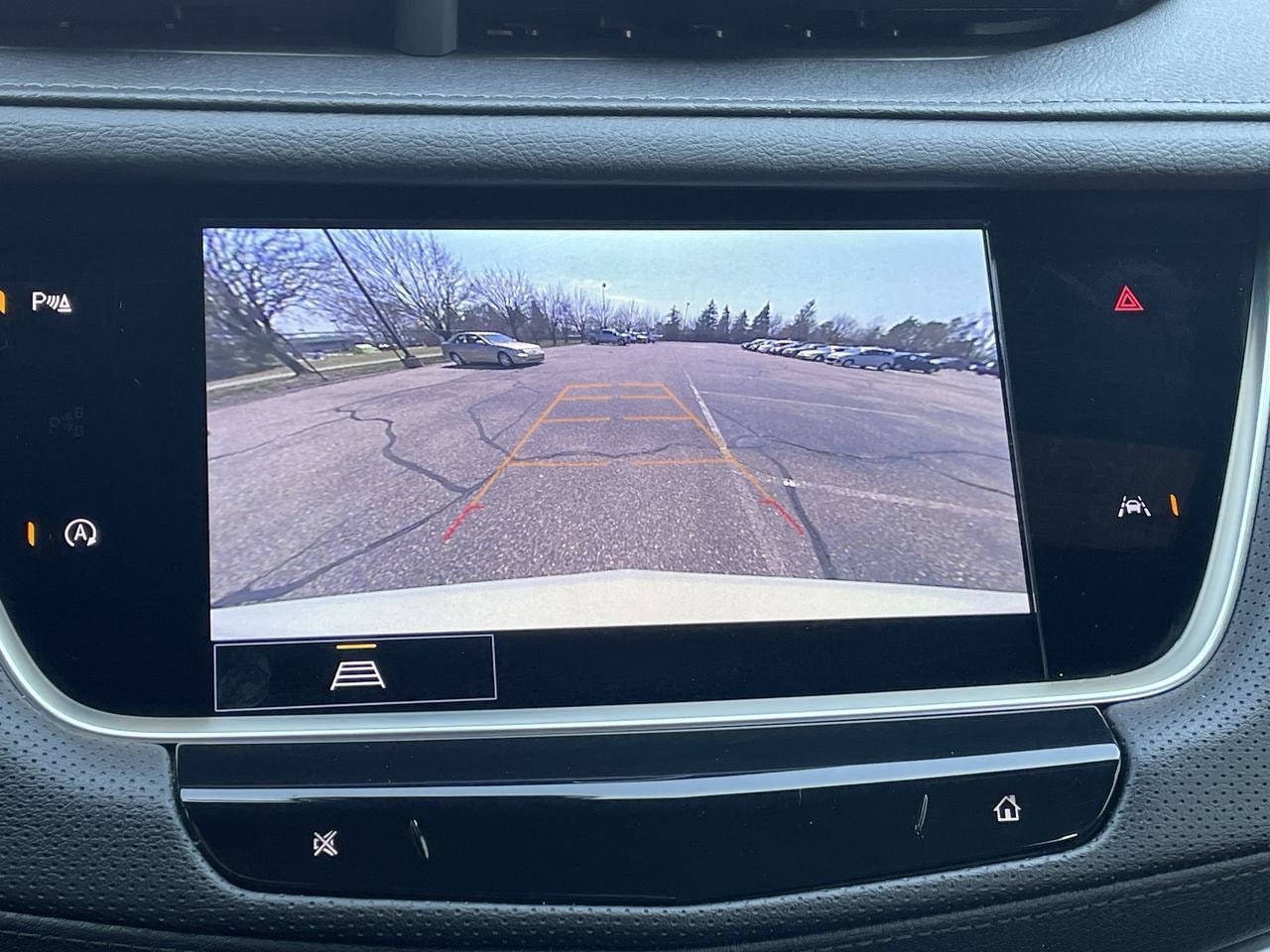 Thumbnail: 2025 Cadillac XT6 - 27