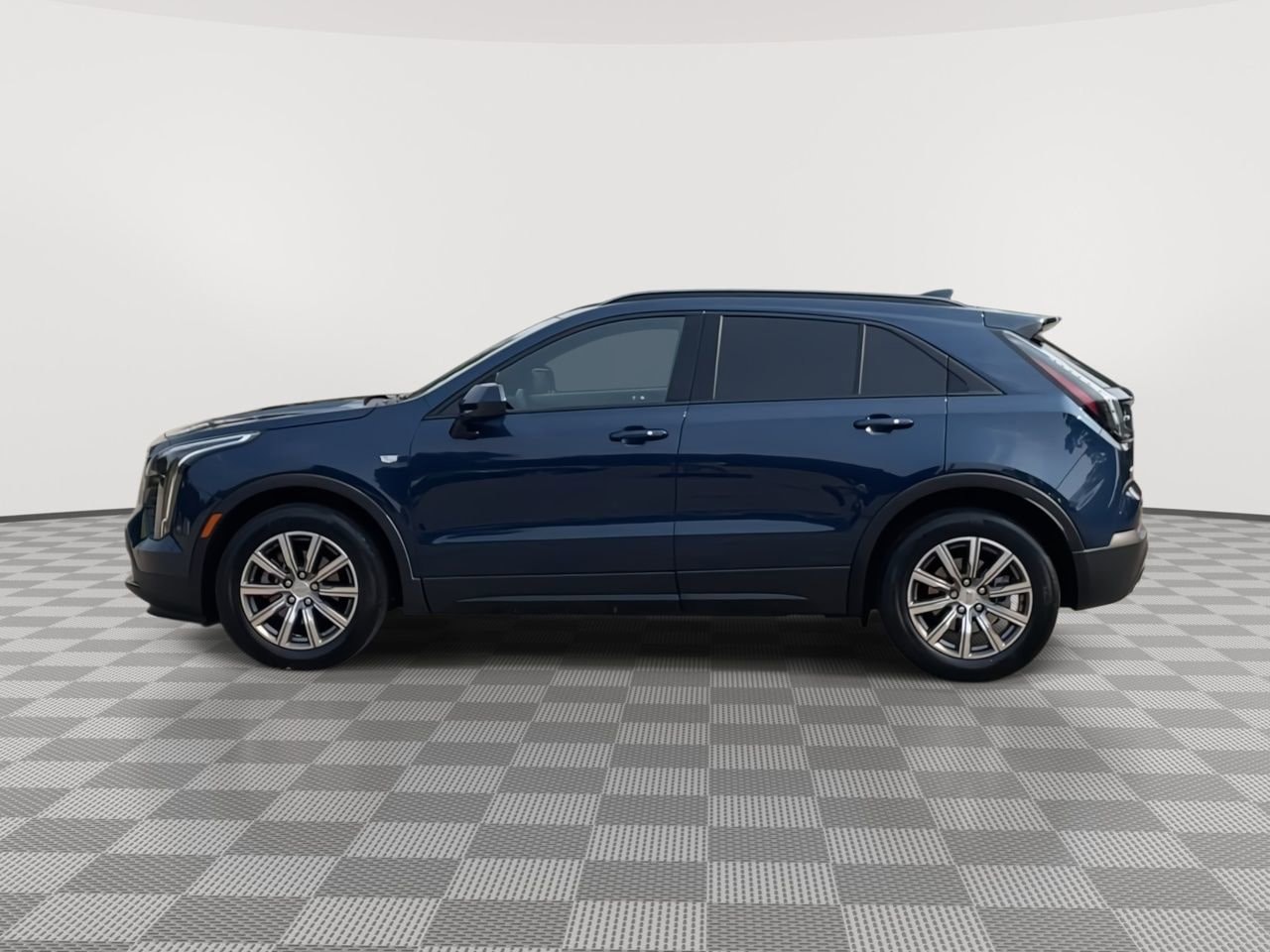 Thumbnail: 2019 Cadillac XT4 - 5