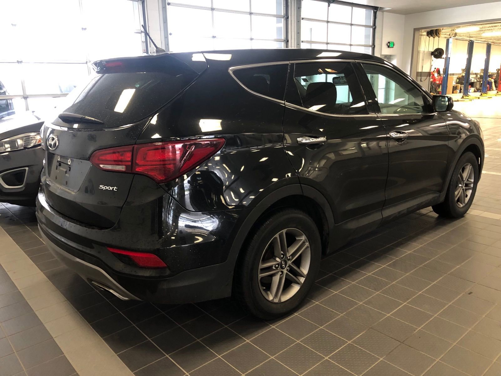 Thumbnail: 2018 Hyundai Santa Fe - 3