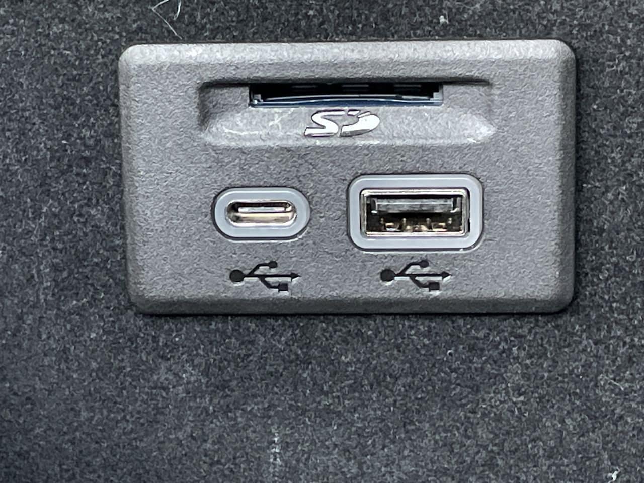 Thumbnail: 2024 Cadillac XT5 - 24