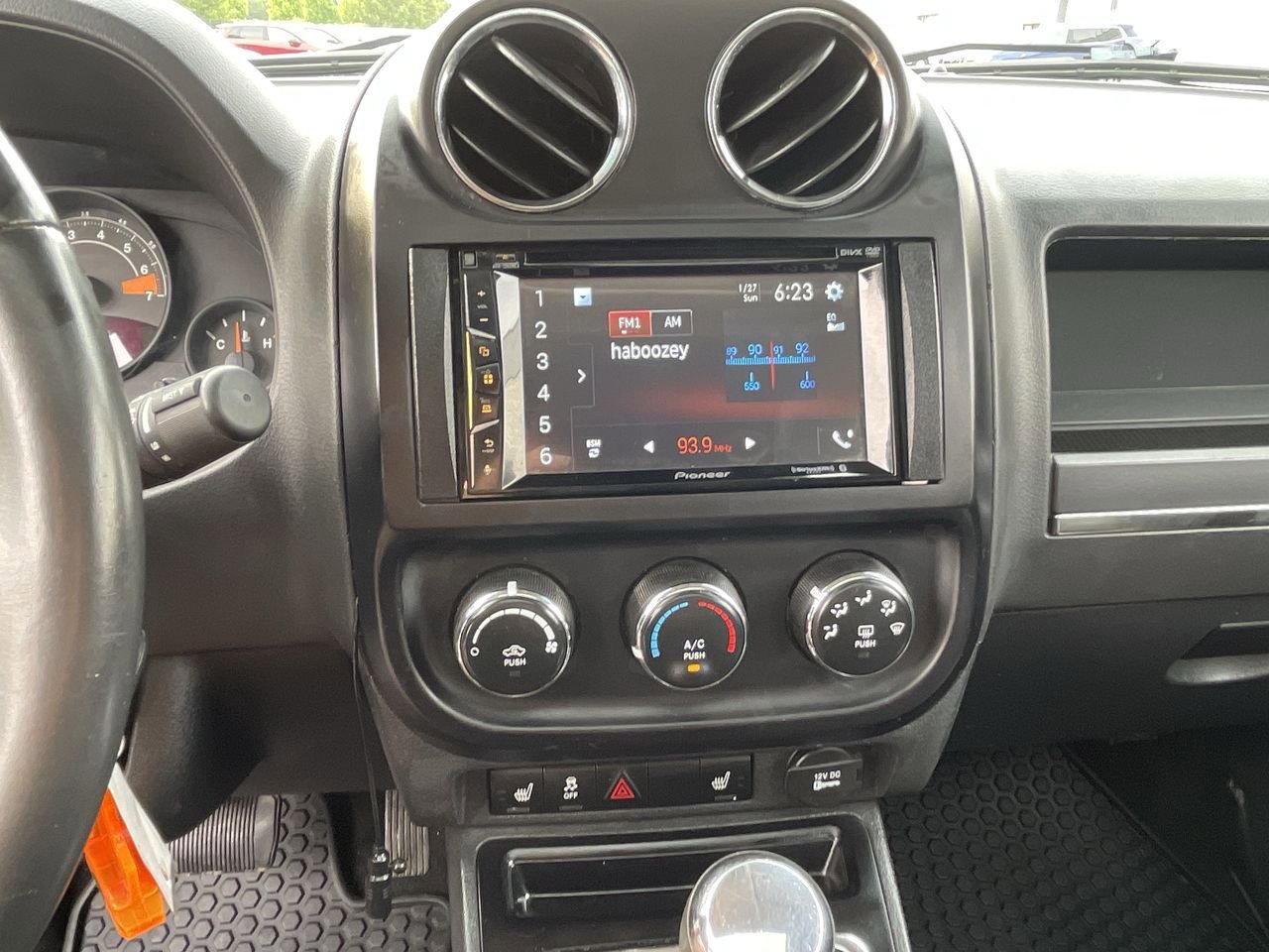 Thumbnail: 2016 Jeep Patriot - 13