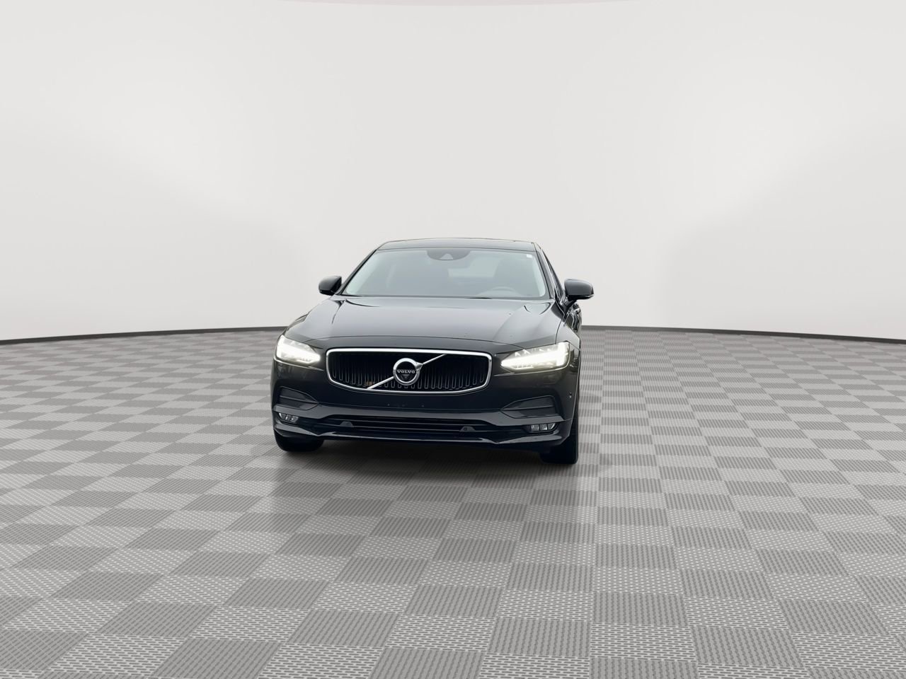 2018 Volvo S90 Momentum photo 2