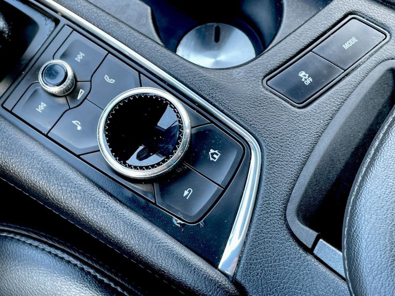 Thumbnail: 2024 Cadillac XT5 - 28