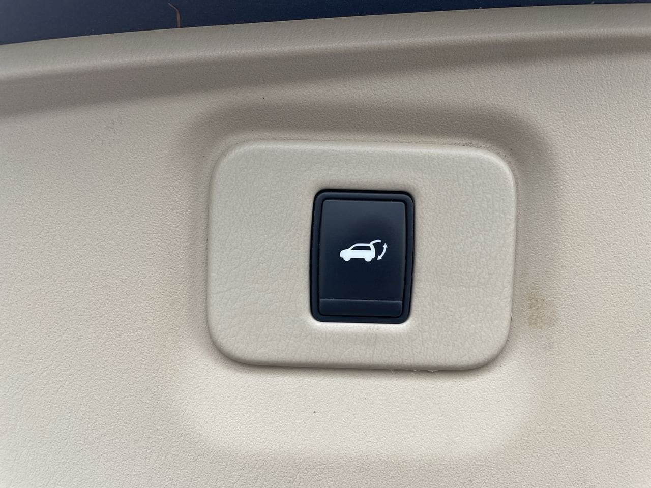 Thumbnail: 2014 Nissan Pathfinder - 18