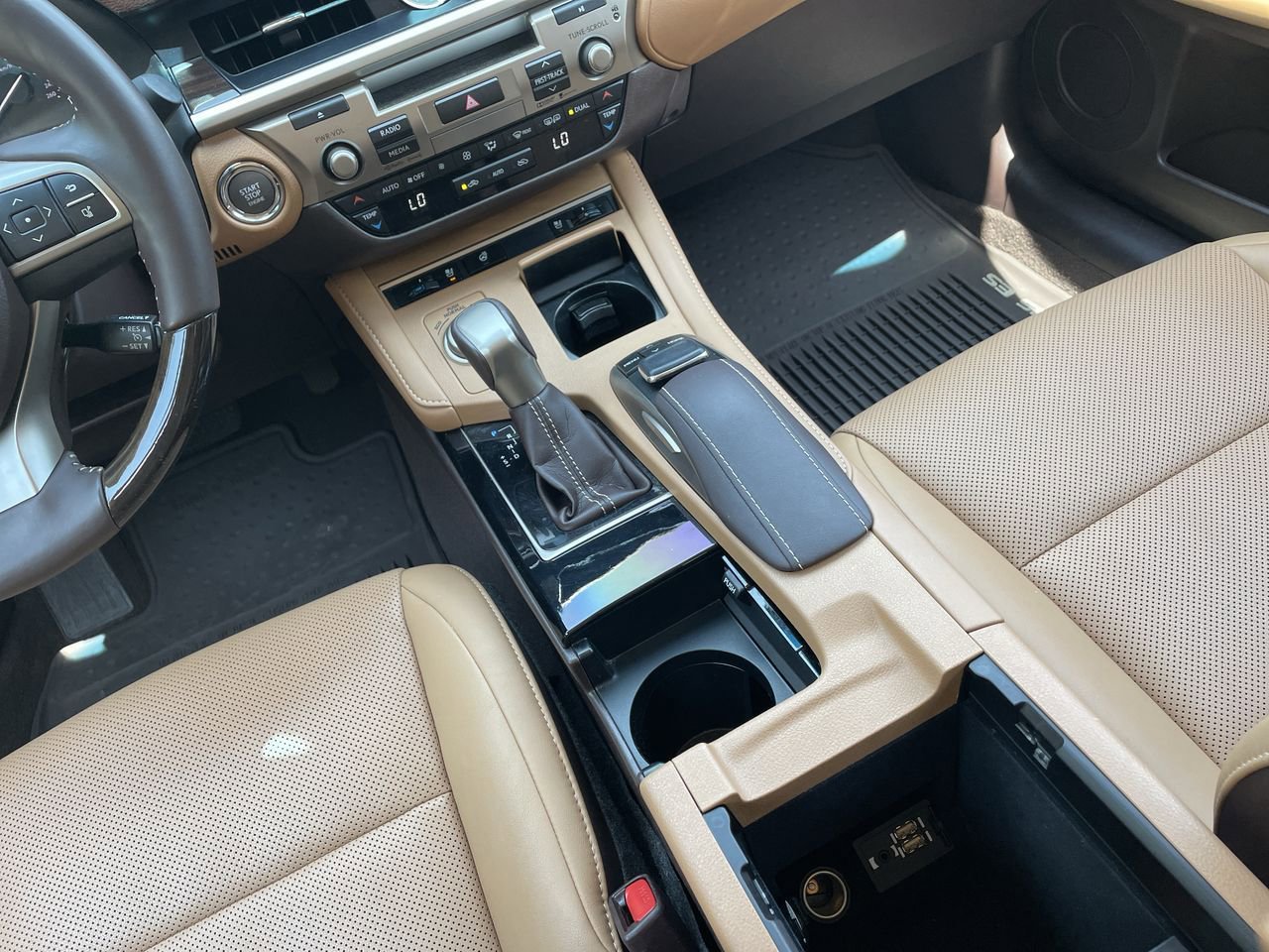 Thumbnail: 2016 Lexus ES - 25