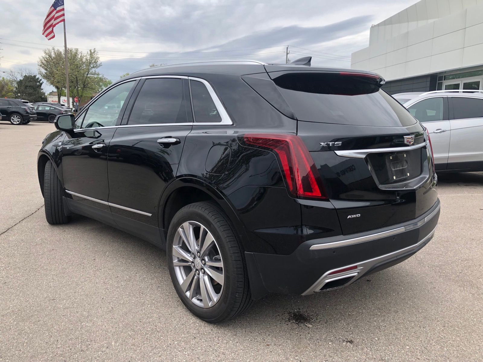 Thumbnail: 2023 Cadillac XT5 - 4