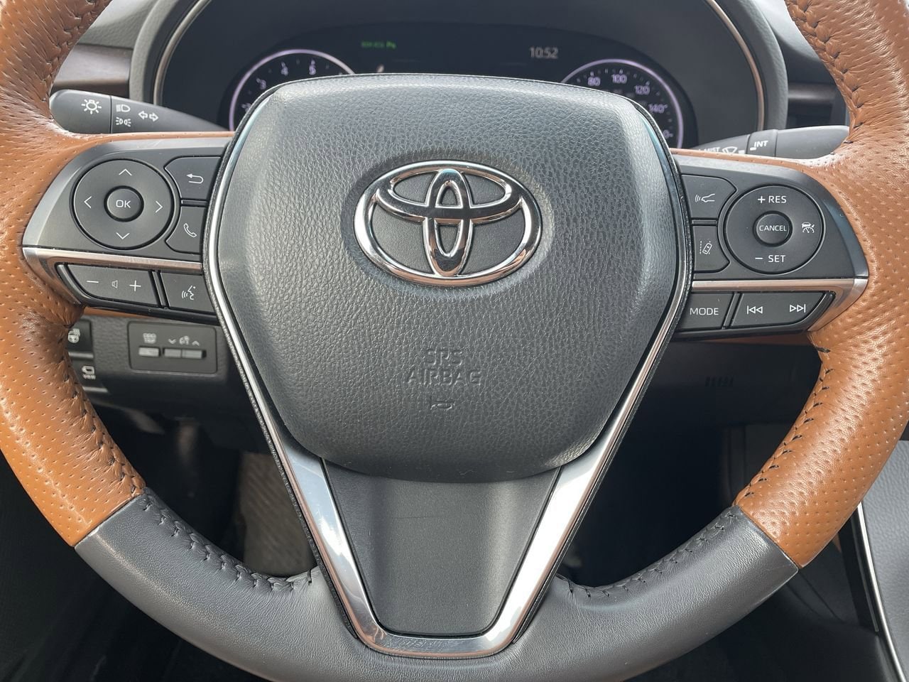 Thumbnail: 2022 Toyota Avalon - 10