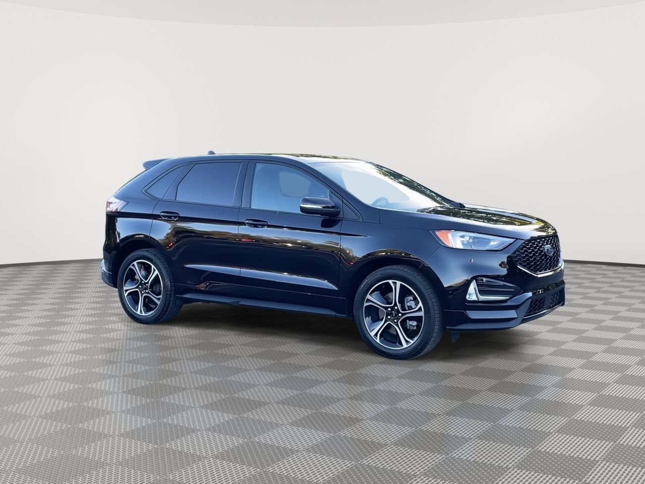 2022 Ford Edge ST photo 2