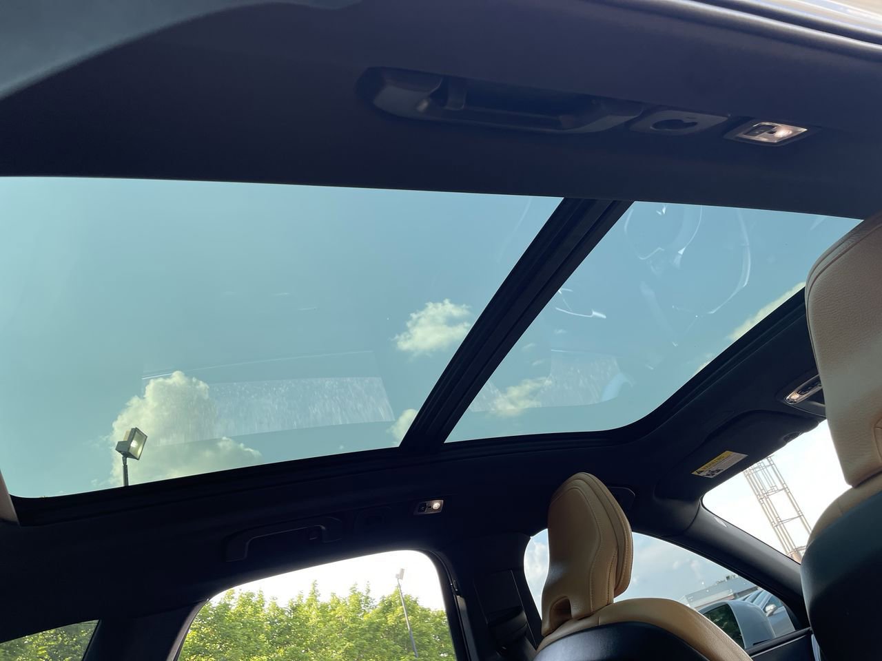 Thumbnail: 2020 Volvo XC60 - 21