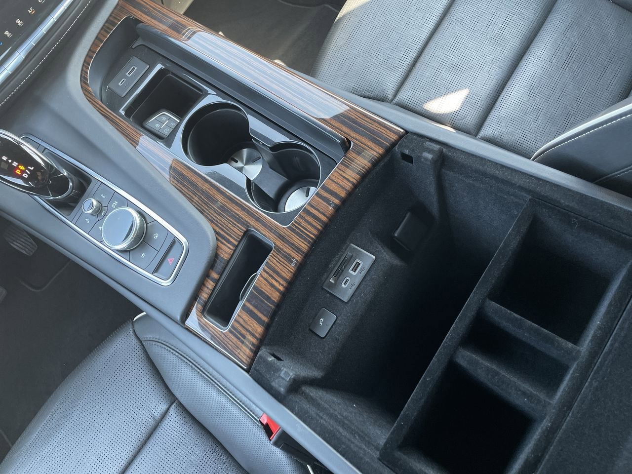 Thumbnail: 2022 Cadillac Escalade - 28