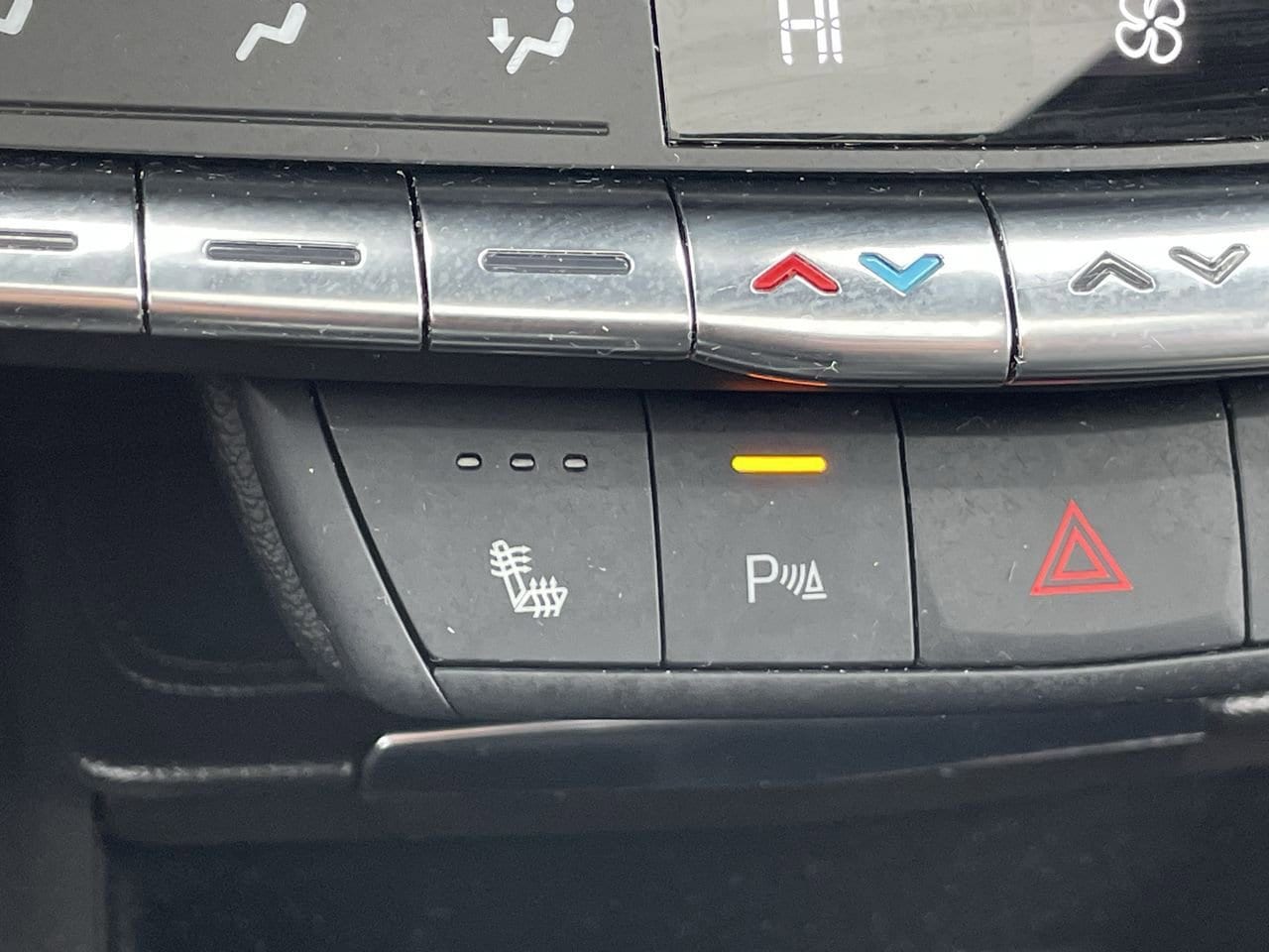 Thumbnail: 2023 Cadillac XT4 - 23