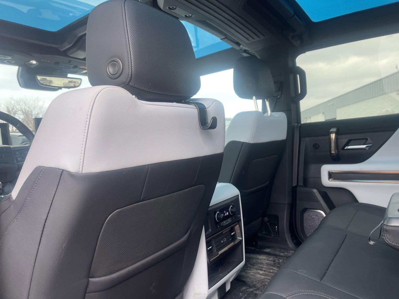 Thumbnail: 2022 GMC Hummer EV - 5