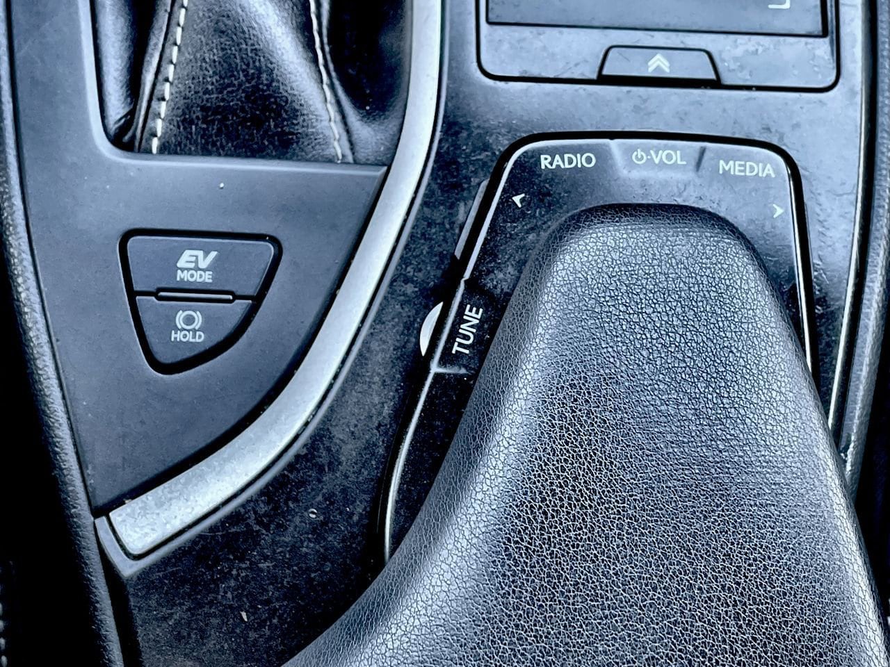 Thumbnail: 2020 Lexus UX - 30