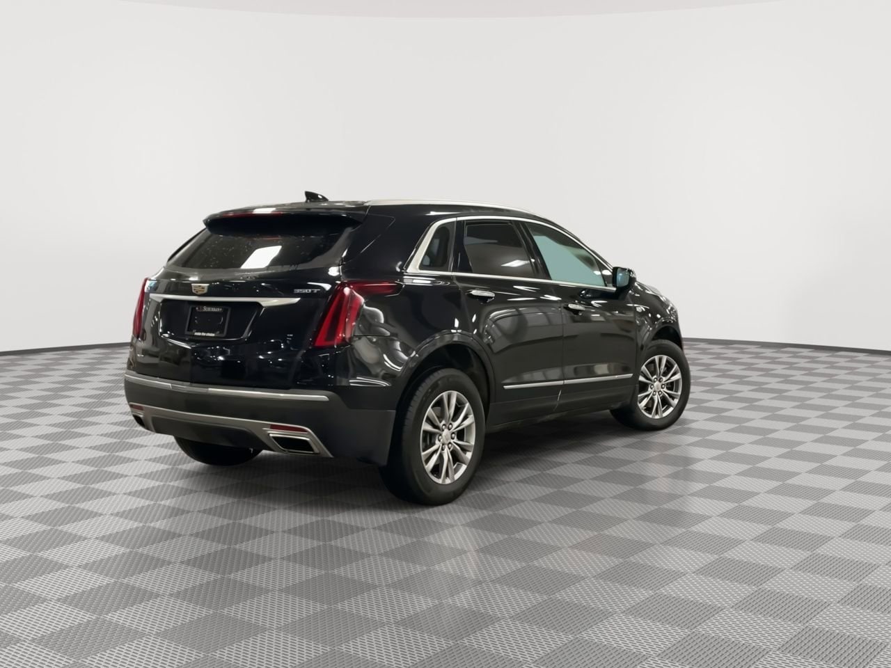 Thumbnail: 2023 Cadillac XT5 - 8