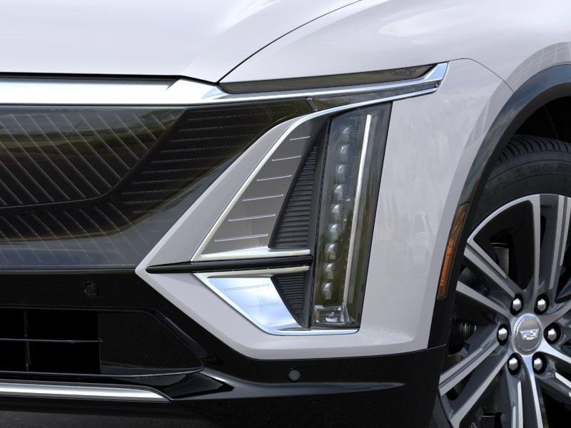 Thumbnail: 2025 Cadillac Lyriq - 10