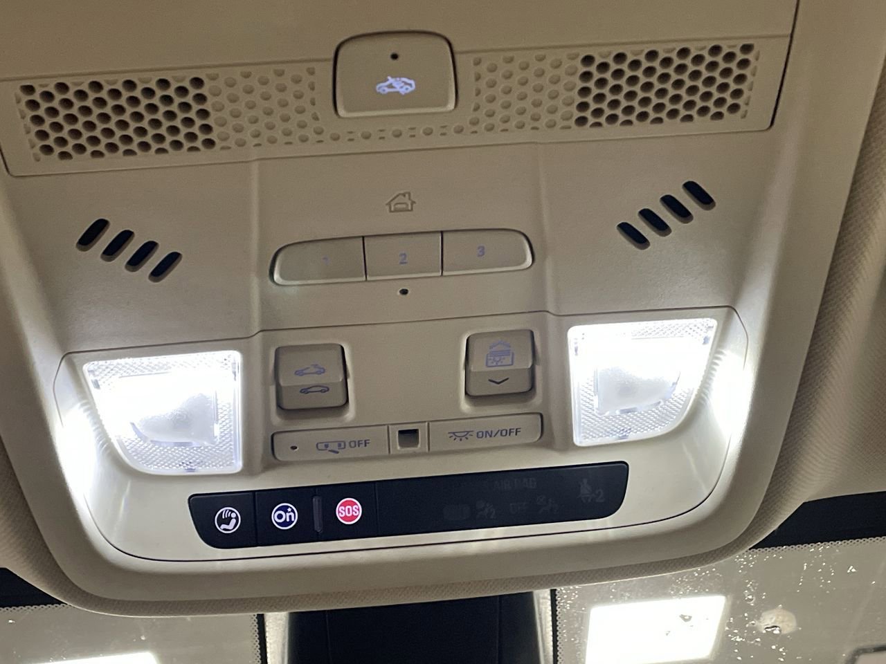 Thumbnail: 2023 Cadillac XT5 - 32