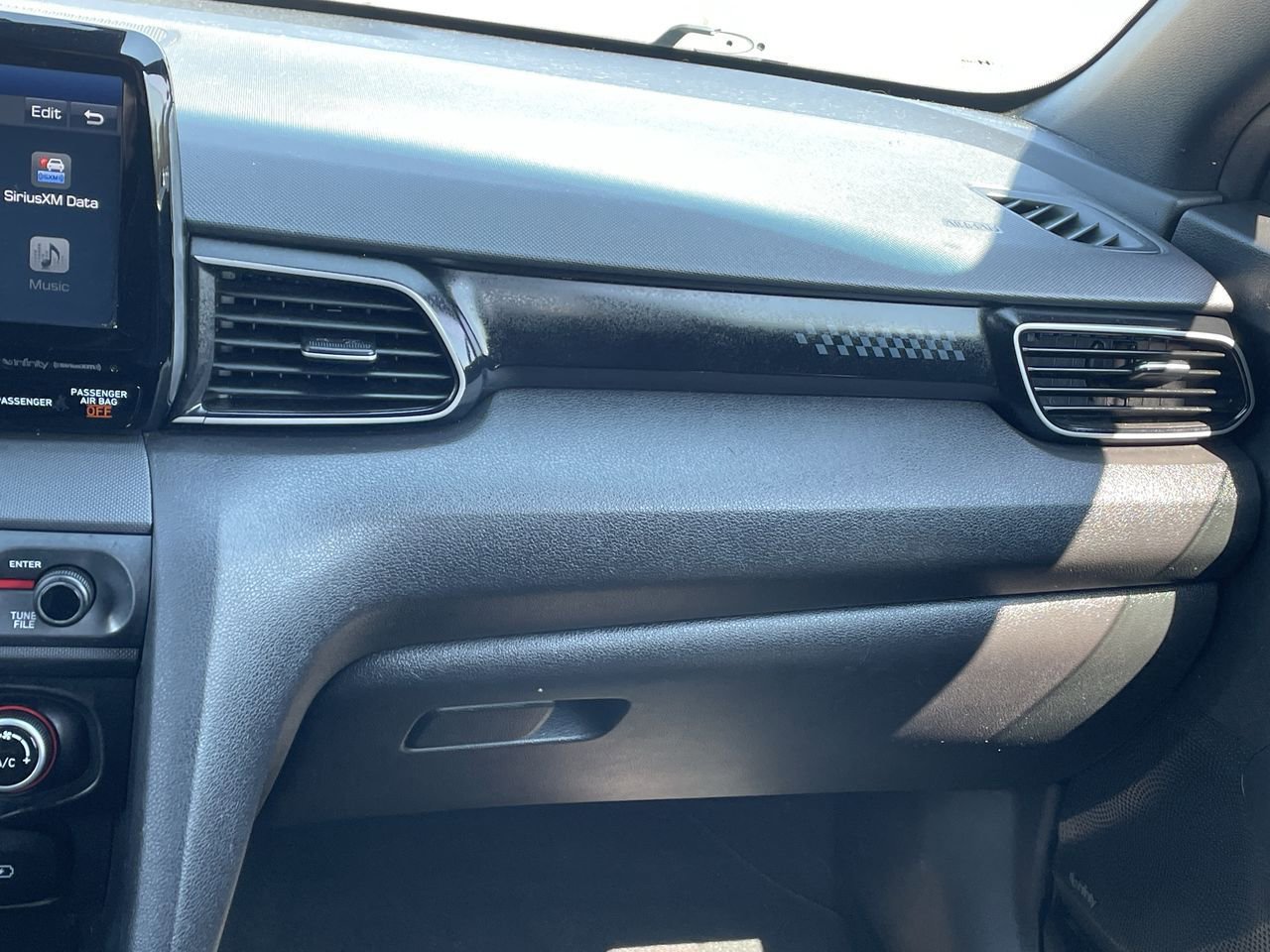 Thumbnail: 2019 Hyundai Veloster - 16