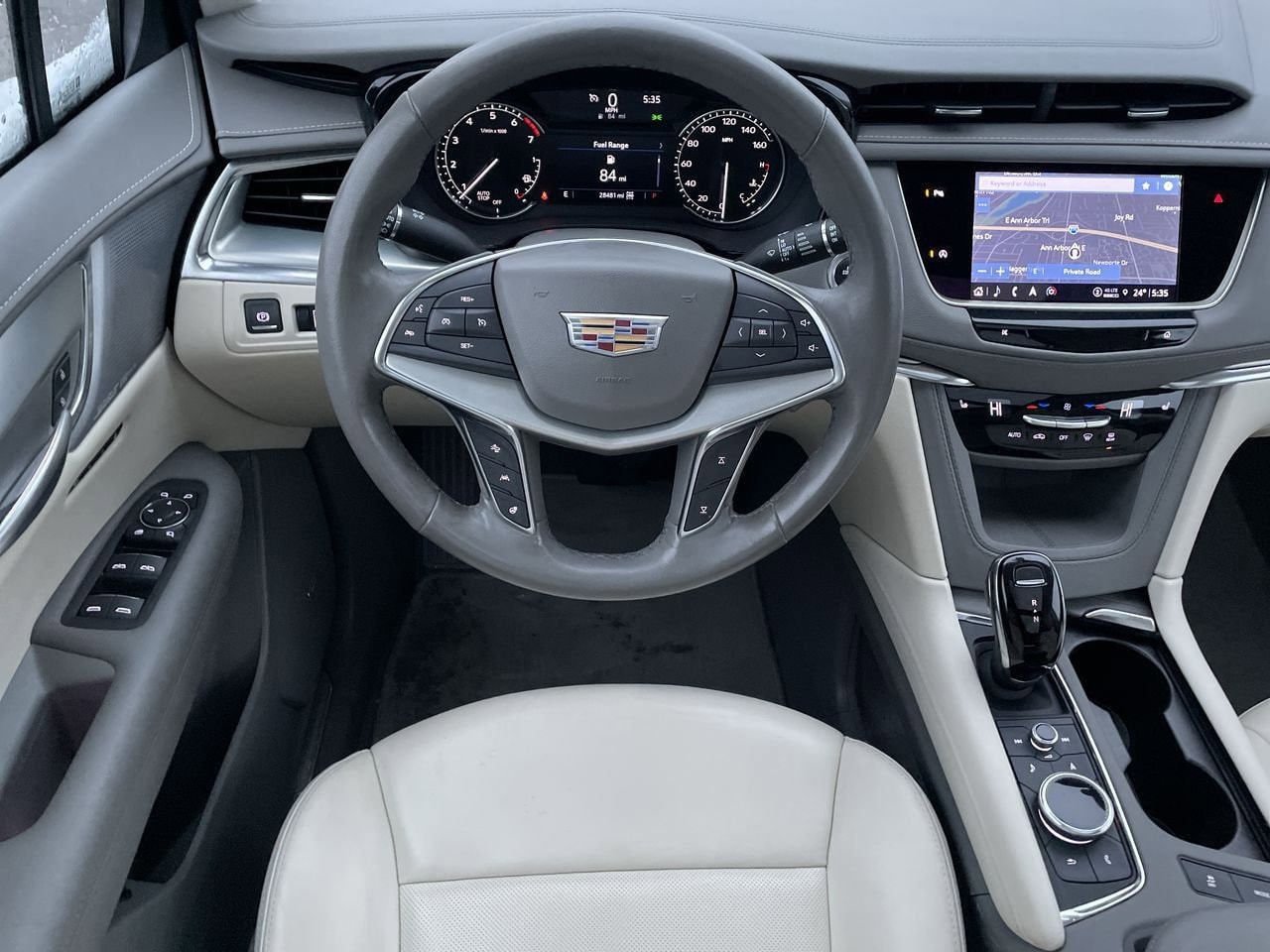 Thumbnail: 2023 Cadillac XT5 - 11