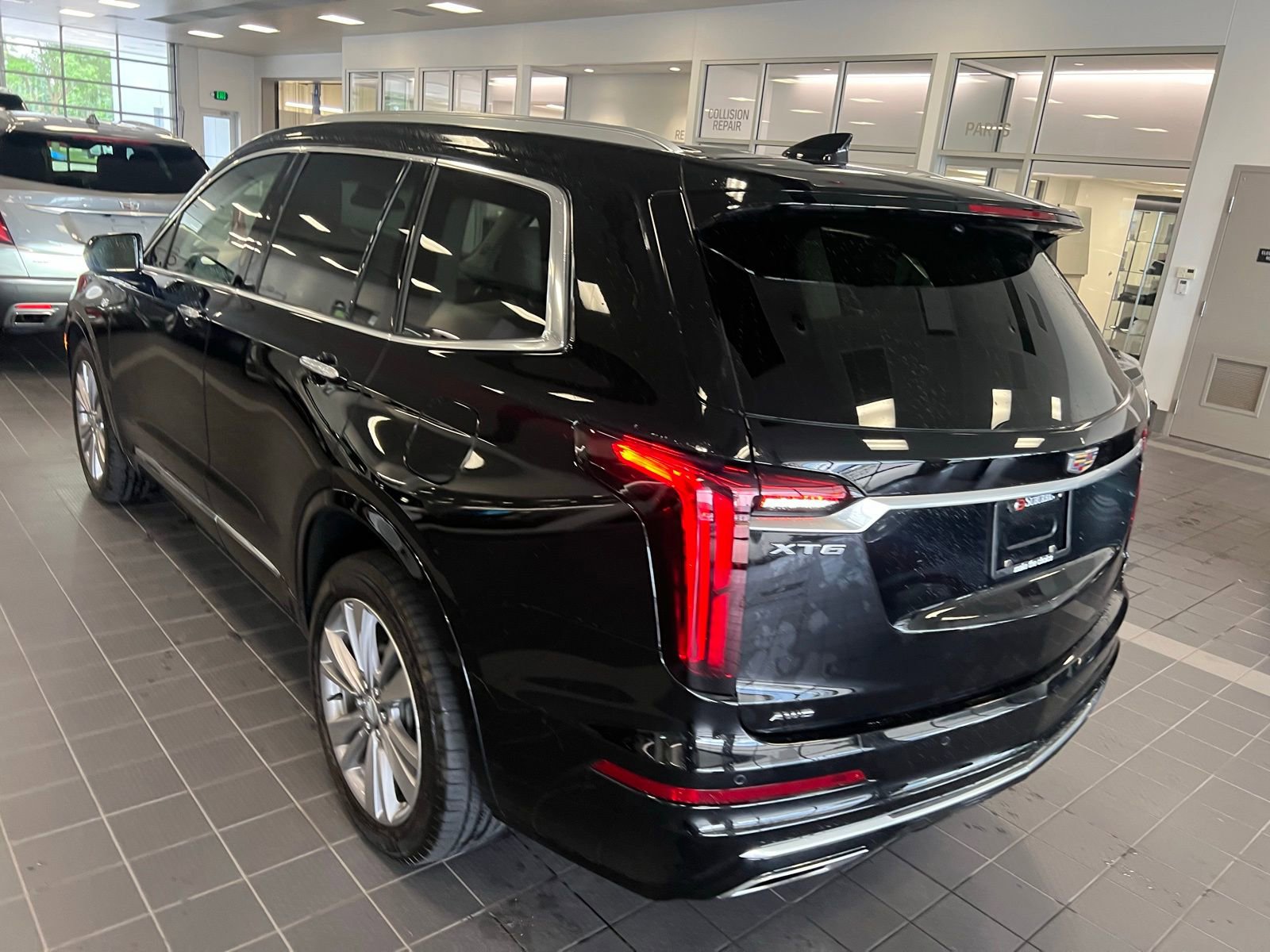 Thumbnail: 2023 Cadillac XT6 - 2