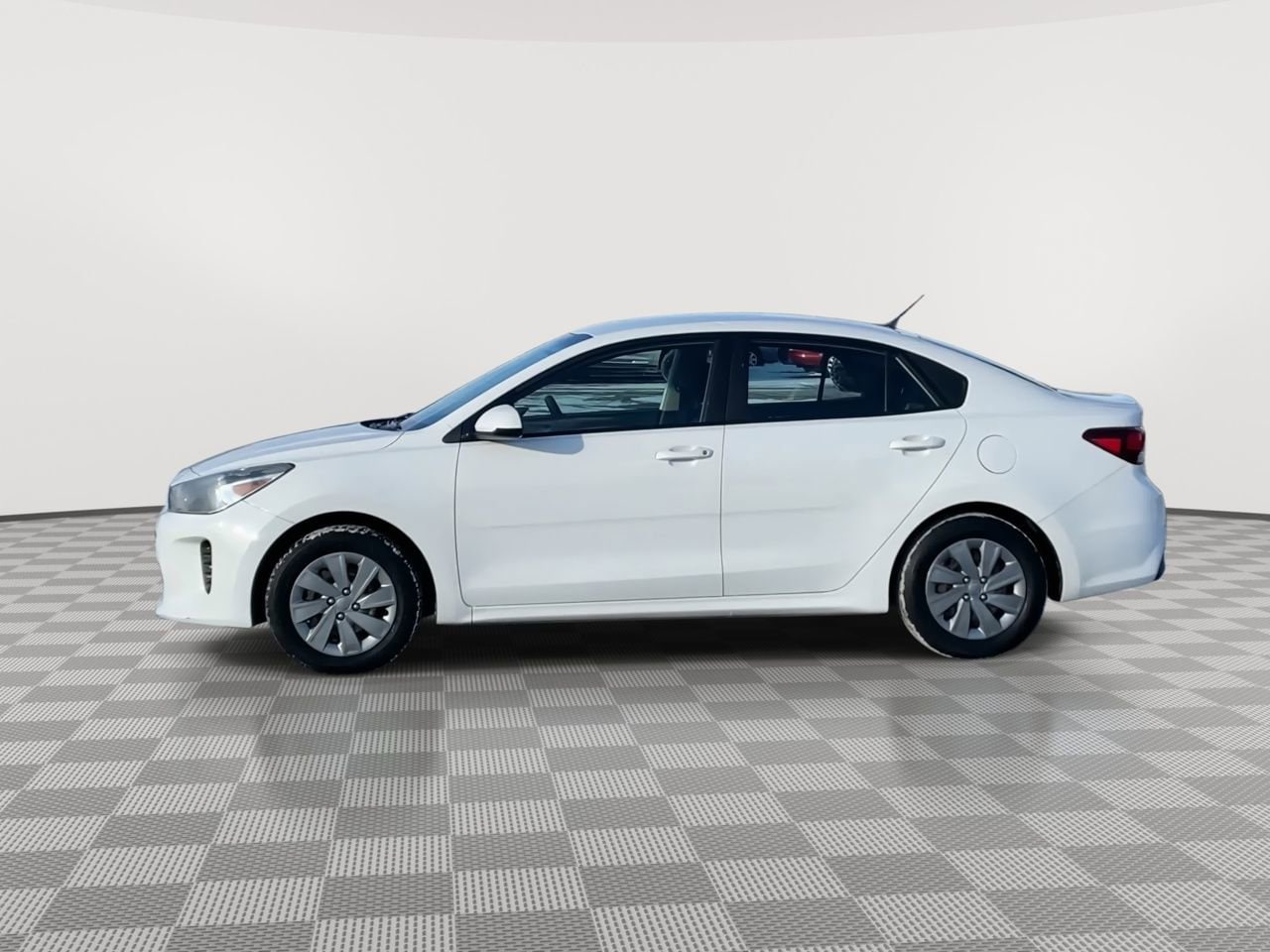 Thumbnail: 2020 Kia Rio - 5