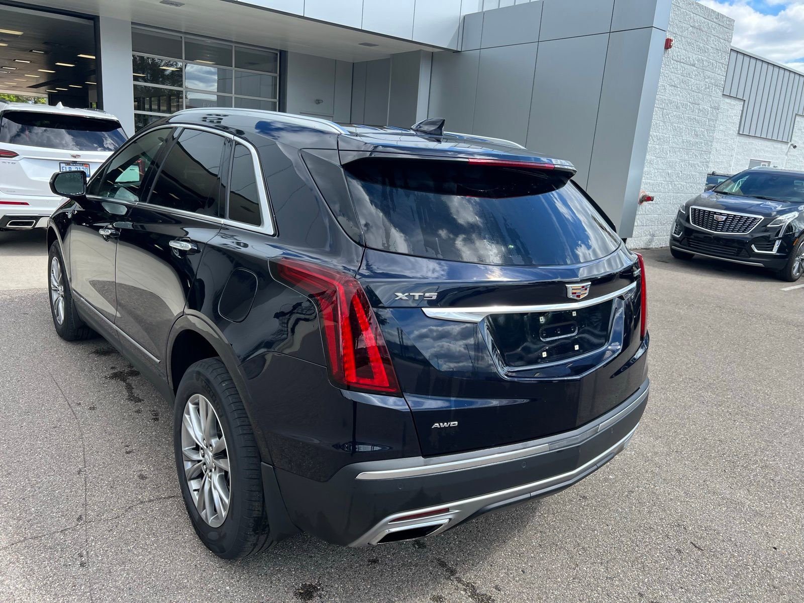 Thumbnail: 2022 Cadillac XT5 - 2