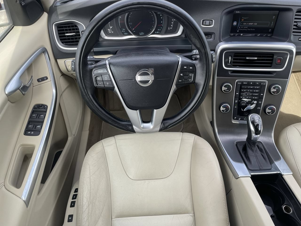 Thumbnail: 2015 Volvo V60 - 11