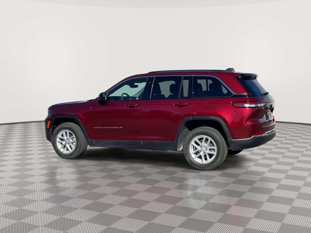 Thumbnail: 2024 Jeep Grand Cherokee - 6