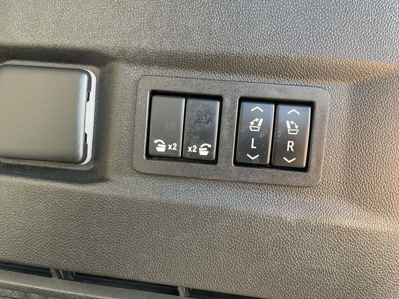 Thumbnail: 2024 Chevrolet Tahoe - 18