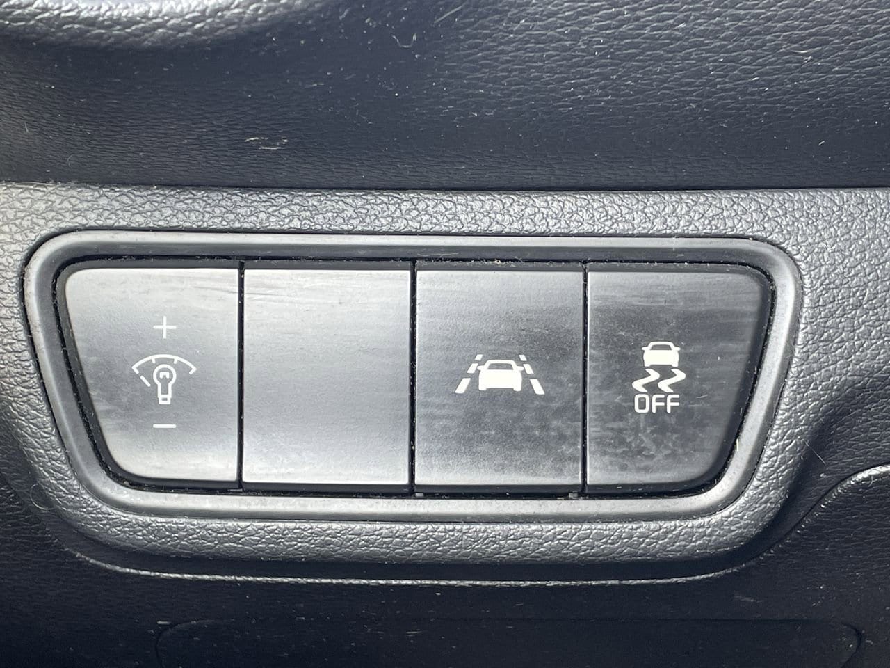 Thumbnail: 2019 Kia Forte - 25