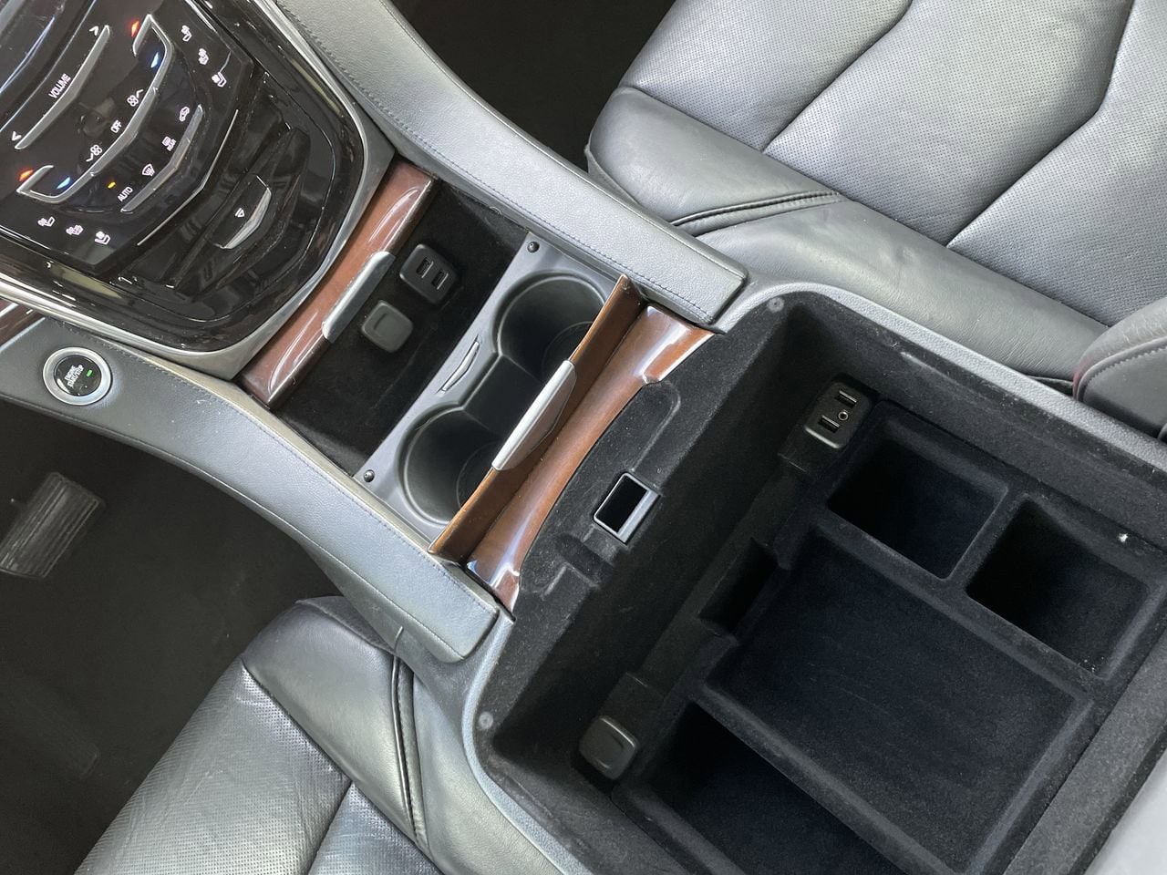 Thumbnail: 2018 Cadillac Escalade - 29