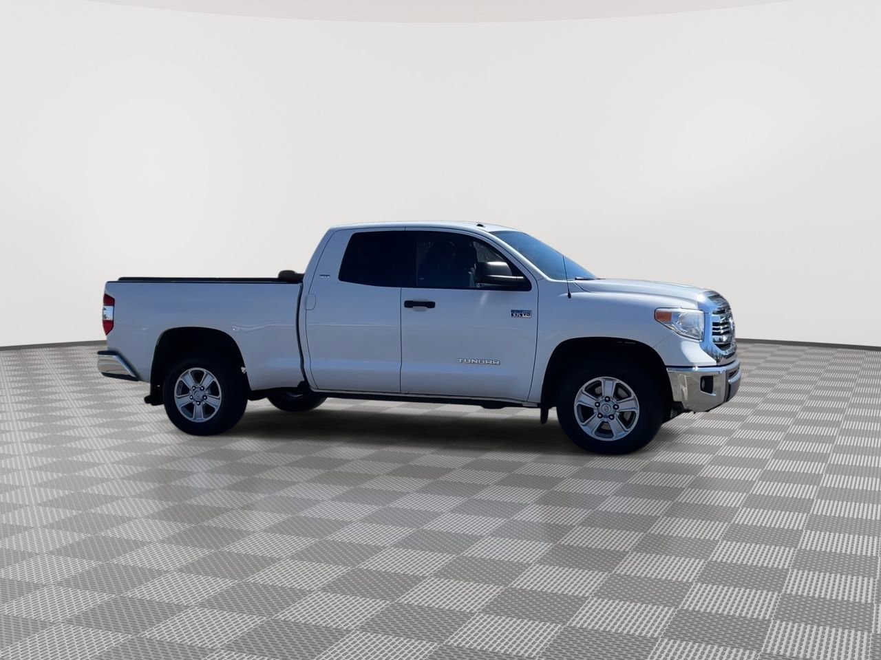 Thumbnail: 2016 Toyota Tundra - 2