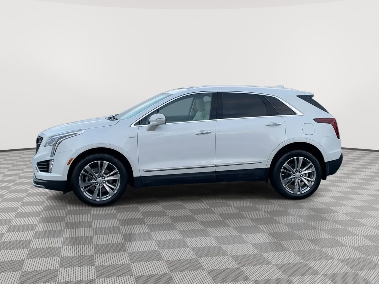 Thumbnail: 2023 Cadillac XT5 - 5