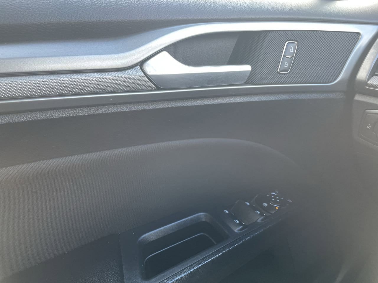 Thumbnail: 2020 Ford Fusion - 30