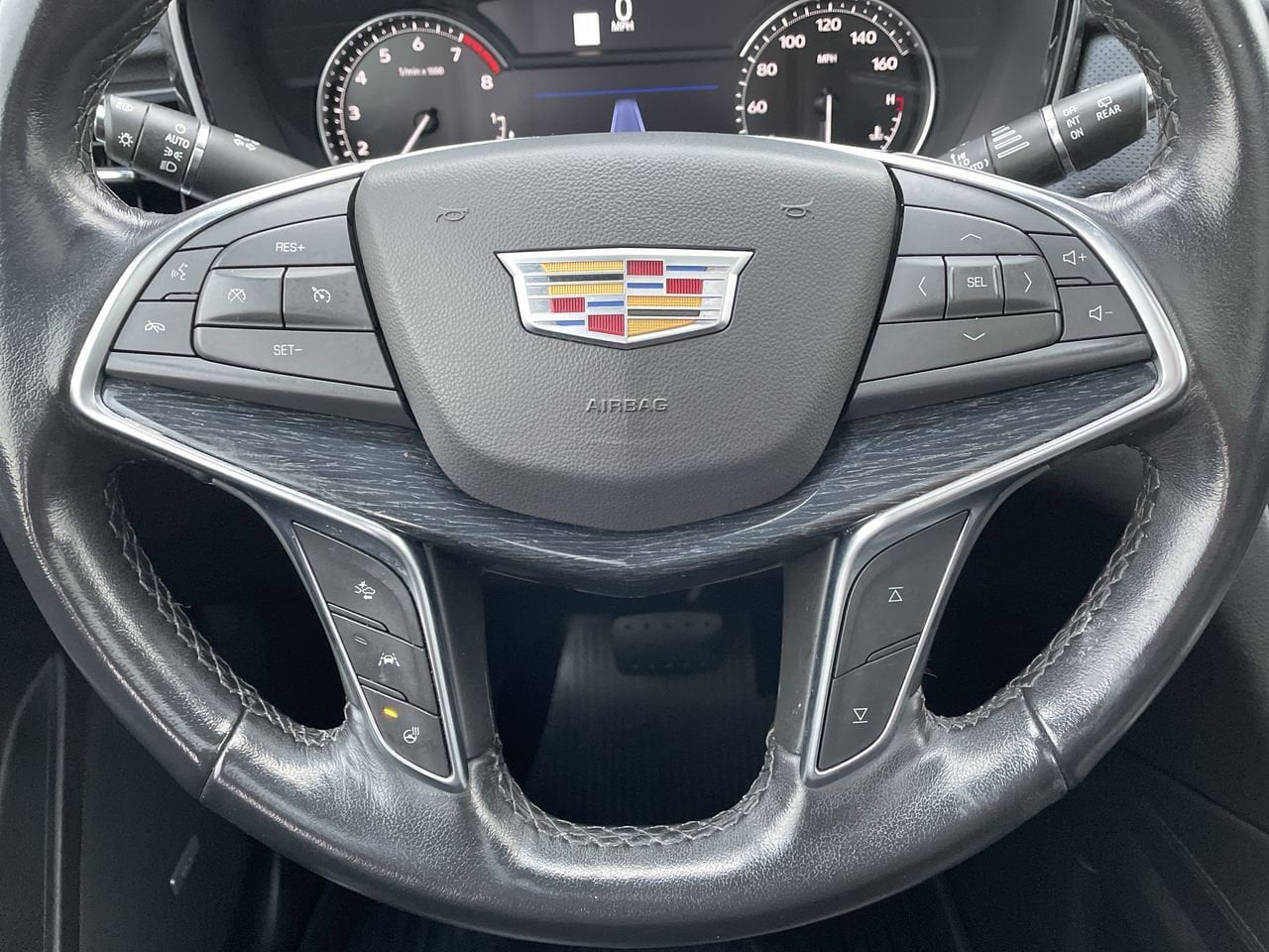 Thumbnail: 2023 Cadillac XT5 - 10