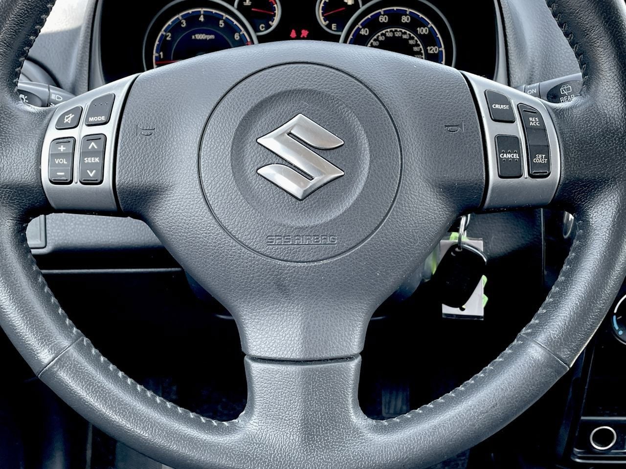 Thumbnail: 2013 Suzuki SX4 - 10