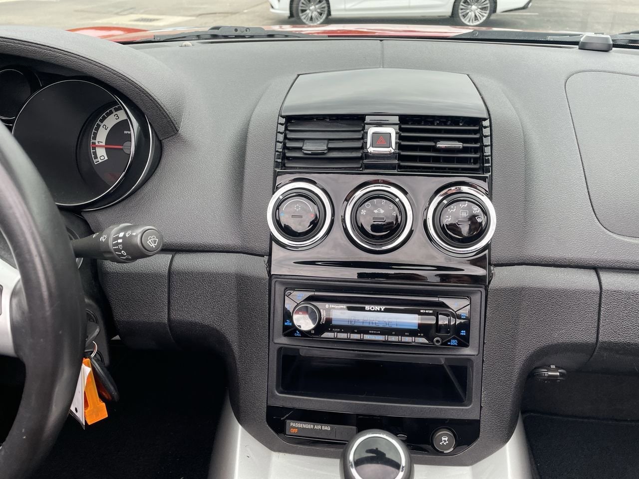 Thumbnail: 2008 Saturn Sky - 13