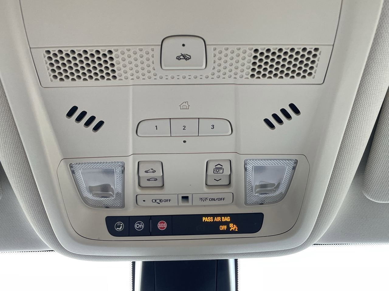 Thumbnail: 2024 Cadillac XT6 - 35