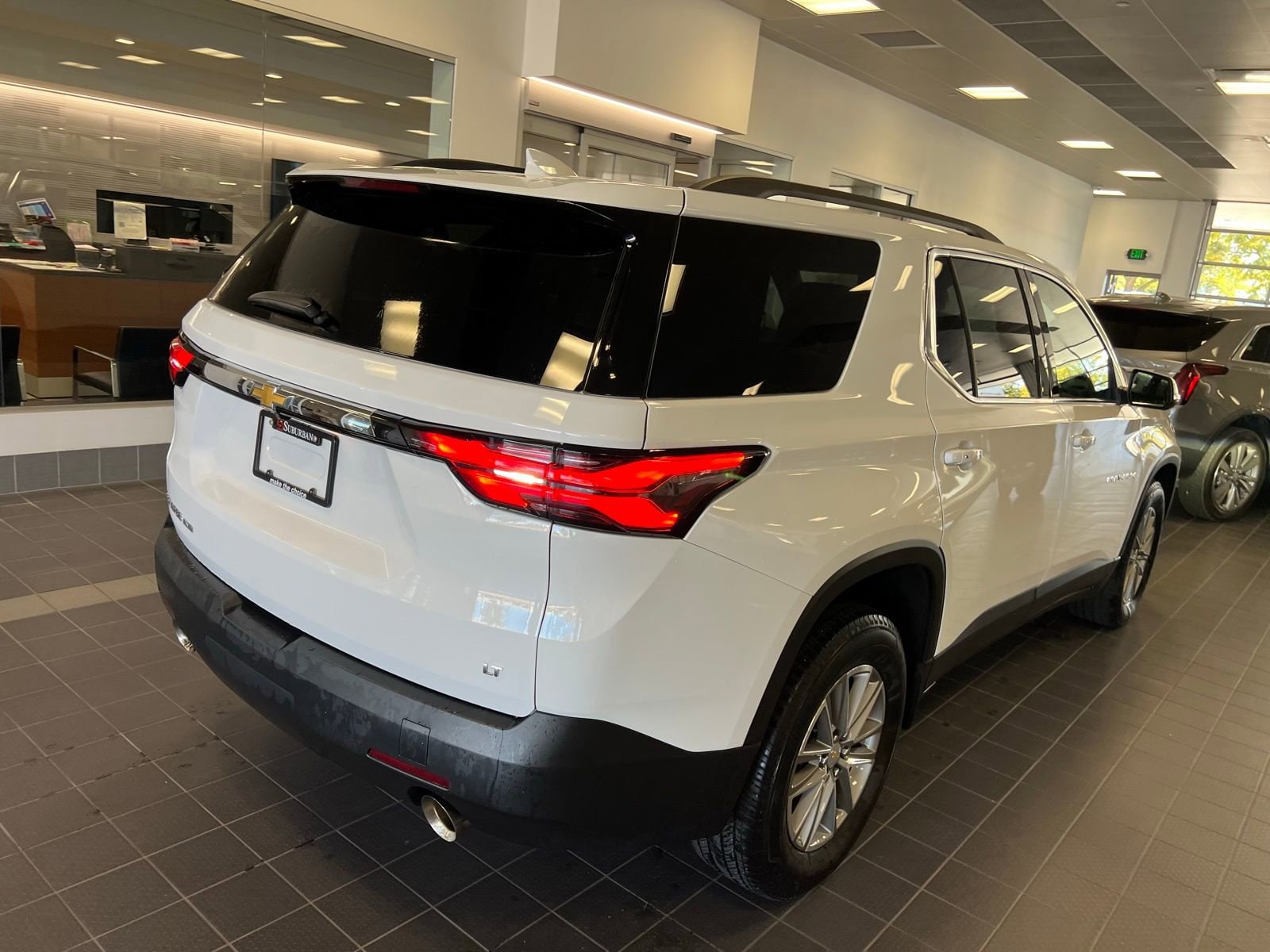 Thumbnail: 2023 Chevrolet Traverse - 3