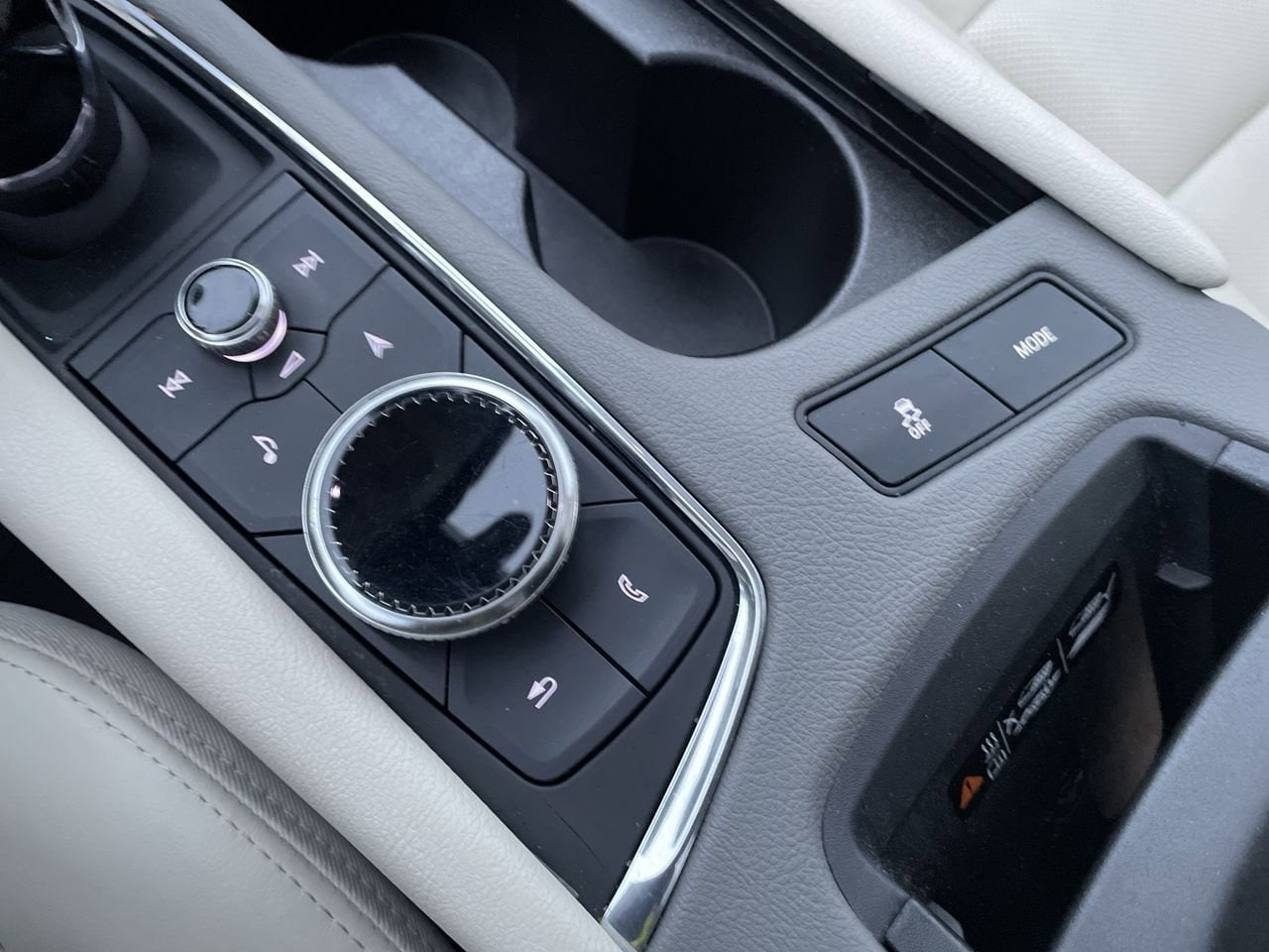 Thumbnail: 2023 Cadillac XT5 - 31