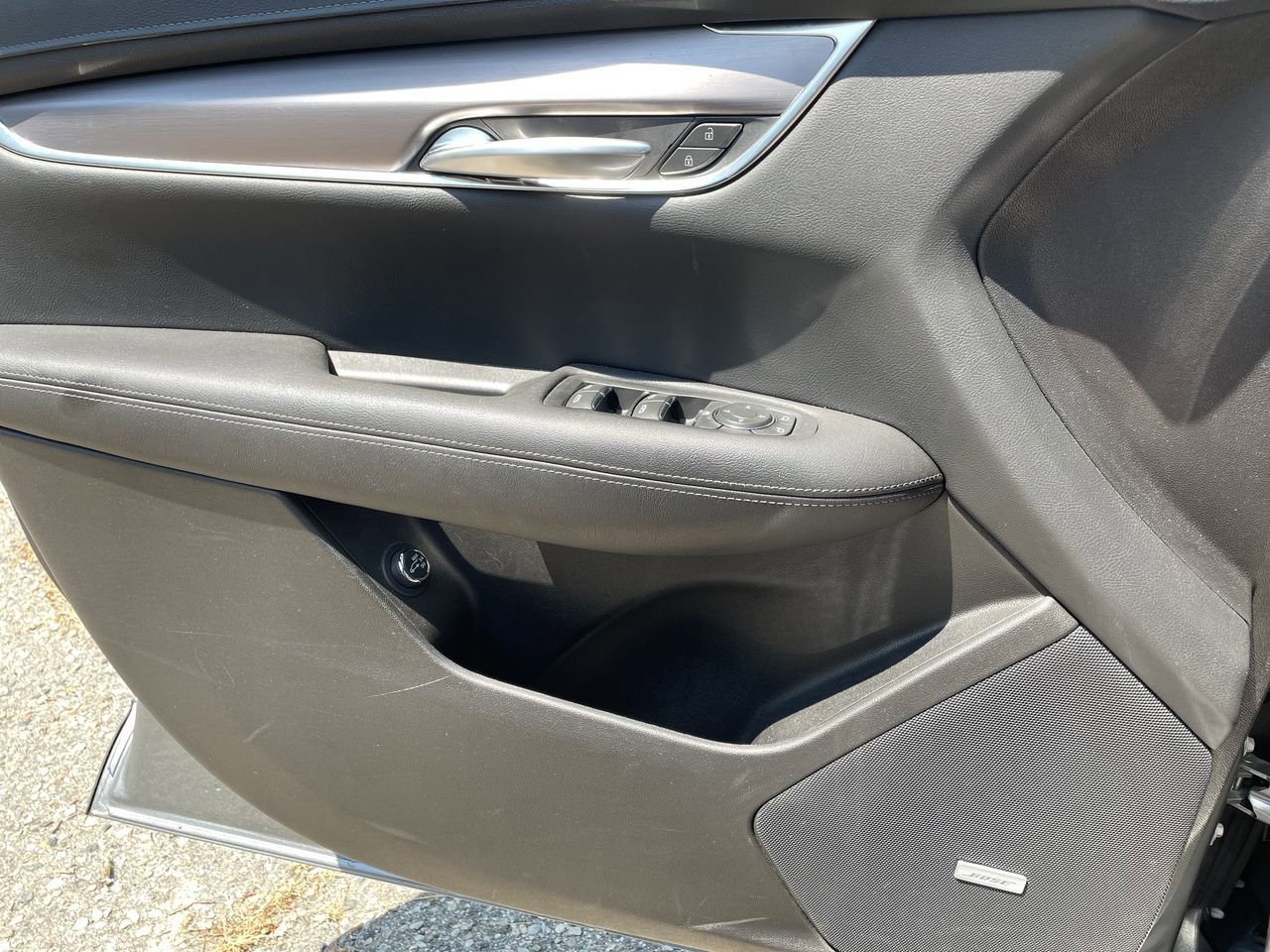 Thumbnail: 2023 Cadillac XT5 - 31