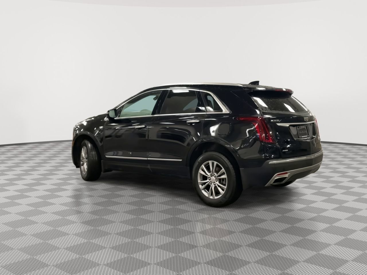 Thumbnail: 2023 Cadillac XT5 - 6