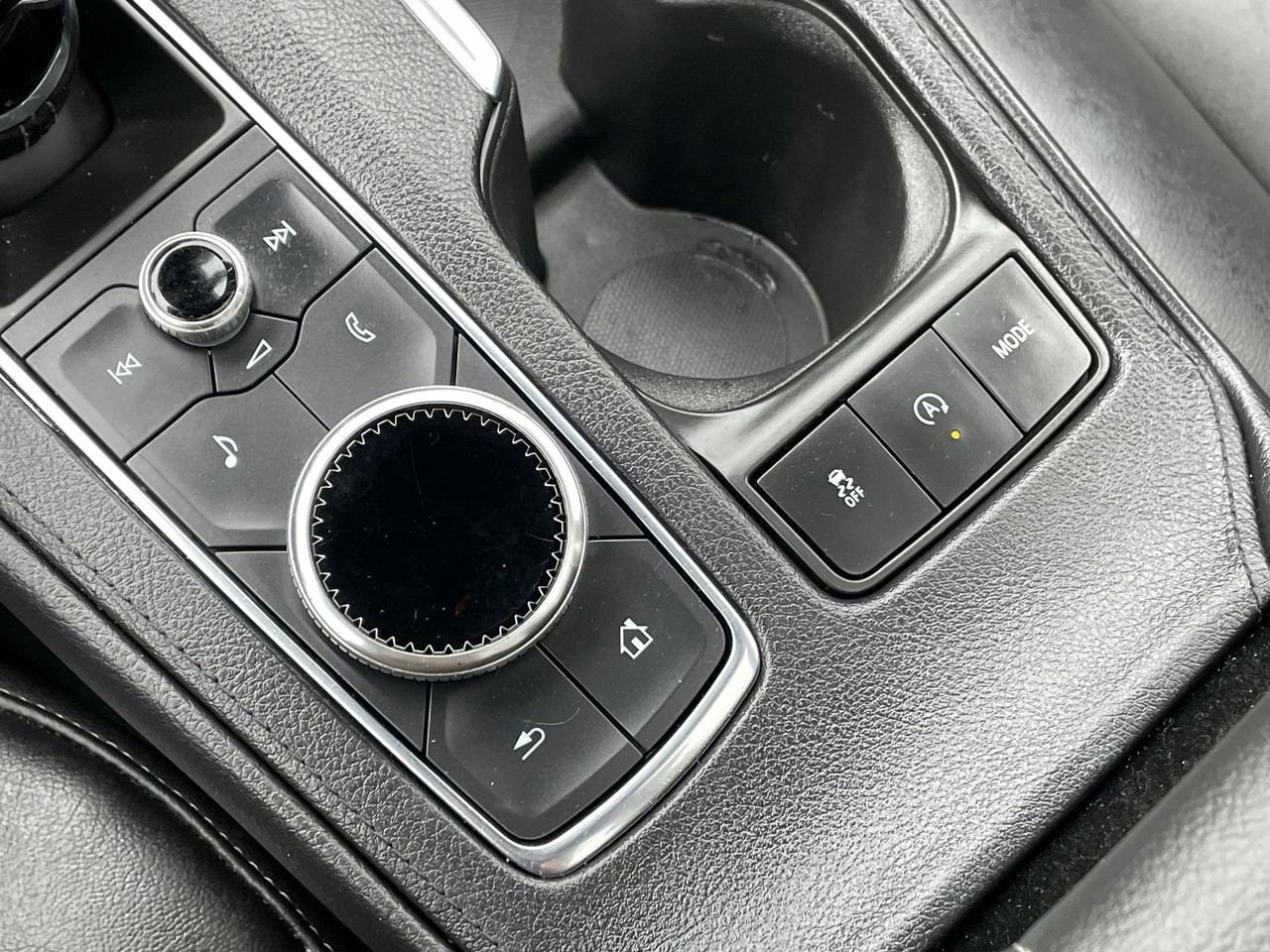 Thumbnail: 2023 Cadillac XT4 - 31